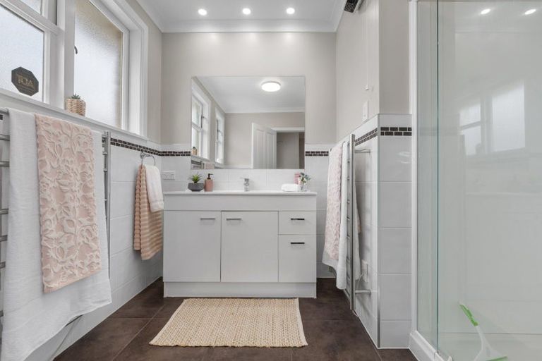 Photo of property in 2/935 Cameron Road, Gate Pa, Tauranga, 3112