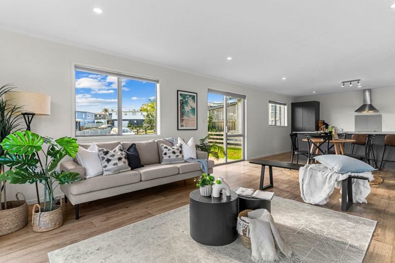 Photo of property in 4b Beachcomber Road, Mangawhai Heads, Mangawhai, 0505