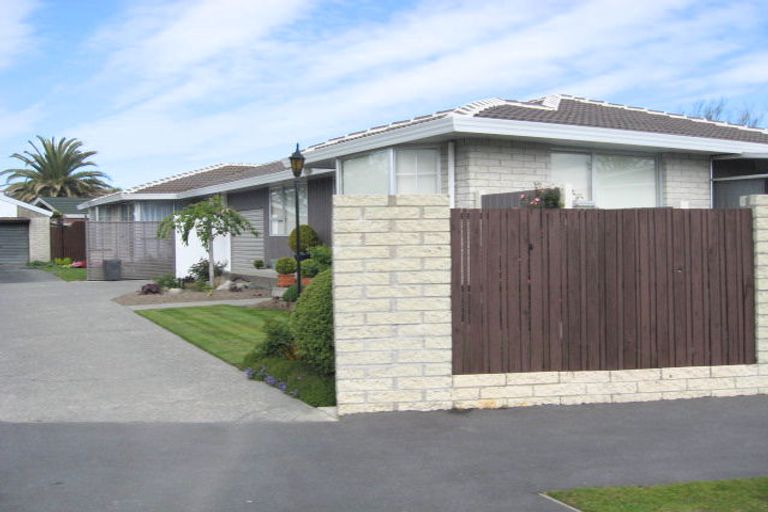 Photo of property in 2/34 Brogar Place, Casebrook, Christchurch, 8051