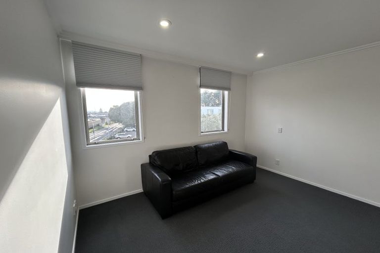 Photo of property in 2/51 Dive Crescent, Tauranga, 3110
