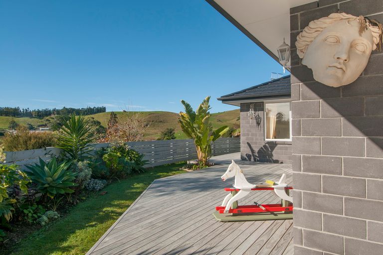 Photo of property in 68 Utopia Park Heights, Welcome Bay, Tauranga, 3112