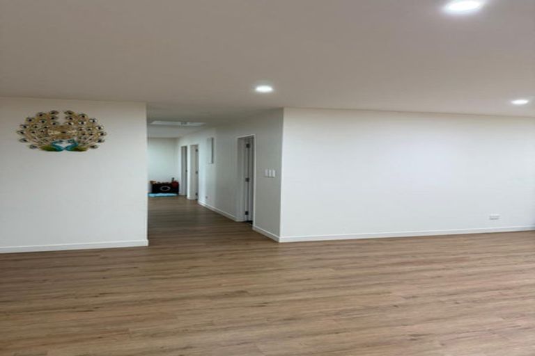 Photo of property in 41a Leo Street, Glen Eden, Auckland, 0602