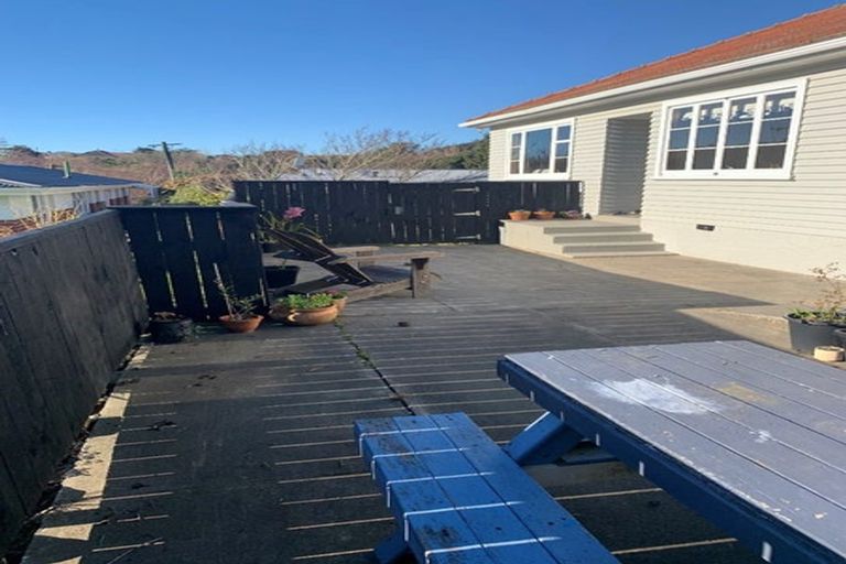 Photo of property in 63 Ranui Terrace, Tawa, Wellington, 5028