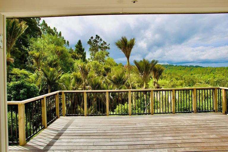 Photo of property in 14 Tinopai Road, Titirangi, Auckland, 0604