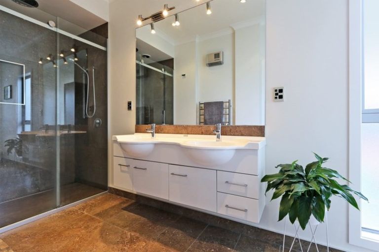 Photo of property in 14 Orotu Drive, Poraiti, Napier, 4112