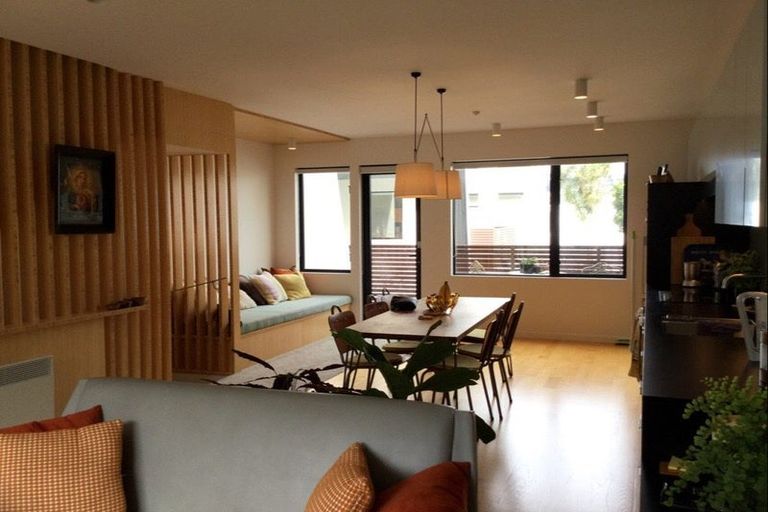 Photo of property in 76 Brougham Street, Mount Victoria, Wellington, 6011