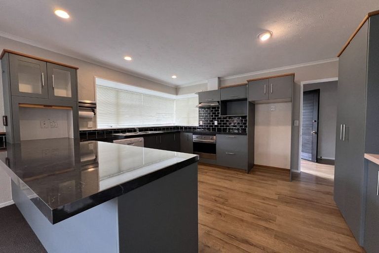 Photo of property in 6 Waddell Lane, Avondale, Christchurch, 8061