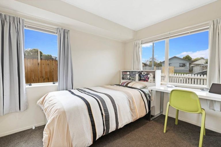 Photo of property in 49 De Quincey Terrace, Highland Park, Auckland, 2010