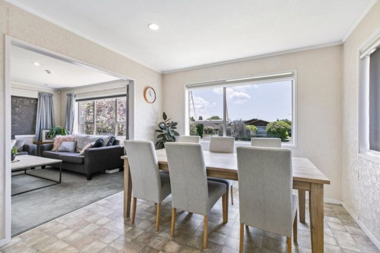 Photo of property in 32 Rushgreen Avenue, Pahurehure, Papakura, 2113