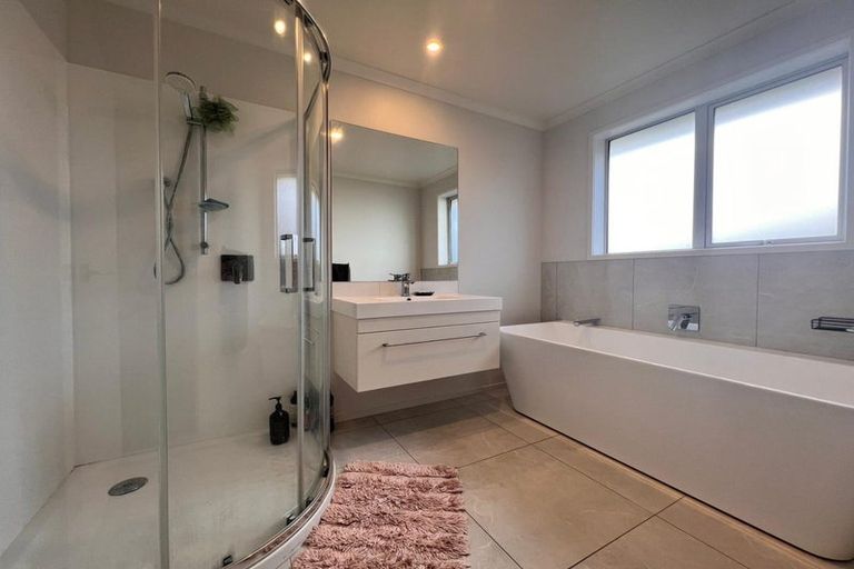 Photo of property in 8 Harriet Johnston Drive, Pokeno, 2402