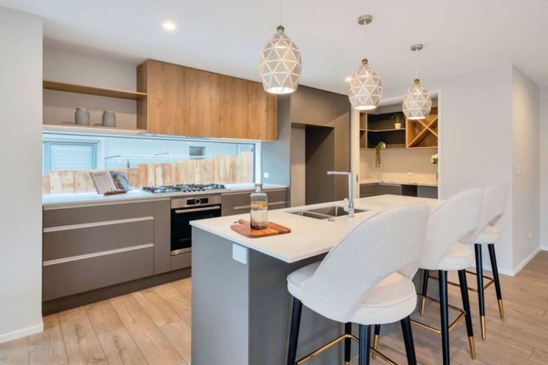 Photo of property in 1a Lyons Avenue, Murrays Bay, Auckland, 0630