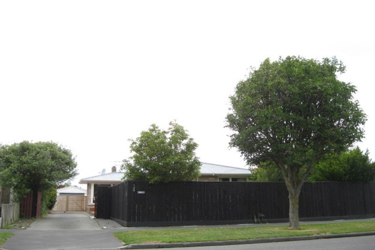 Photo of property in 106 Avondale Road, Avondale, Christchurch, 8061