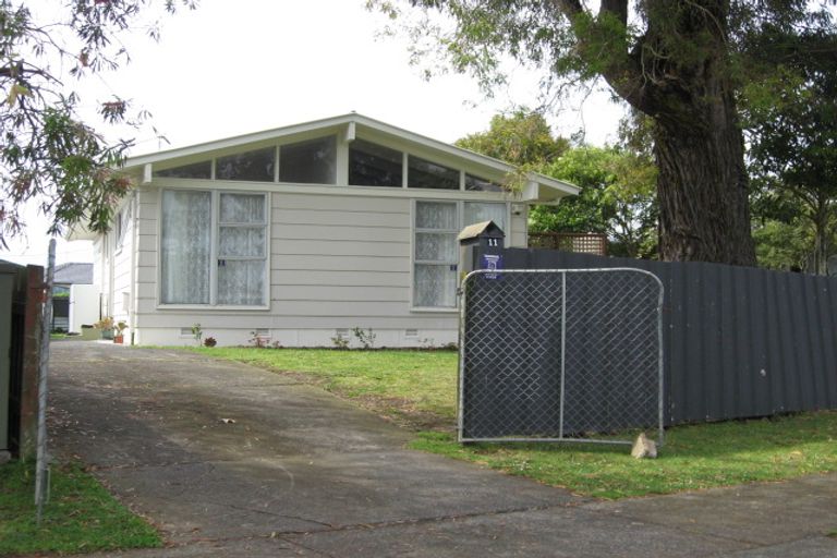 Photo of property in 11 Ilford Crescent, Mangere, Auckland, 2022