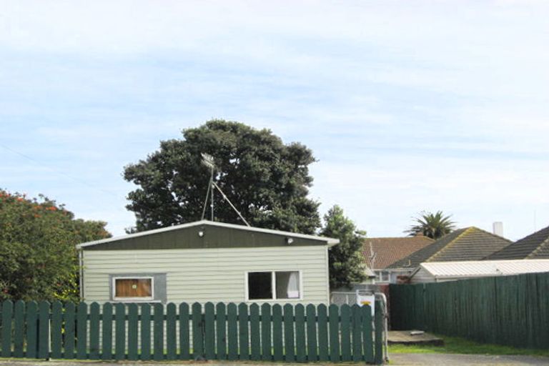 Photo of property in 2 Kauri Street, Gonville, Whanganui, 4501
