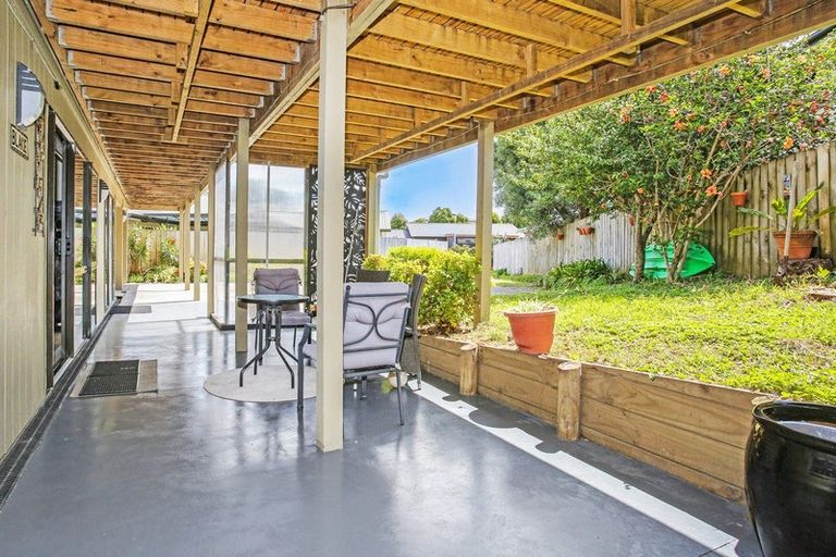 Photo of property in 11 Millen Place, Clarks Beach, 2122