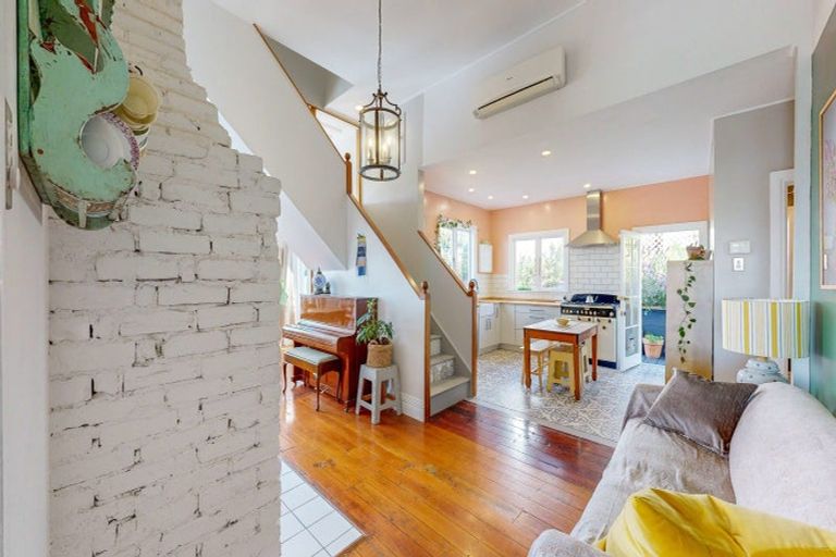 Photo of property in 9 Simla Terrace, Hospital Hill, Napier, 4110