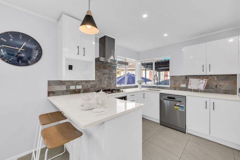 Photo of property in 21 Oreti Place, Clover Park, Auckland, 2019