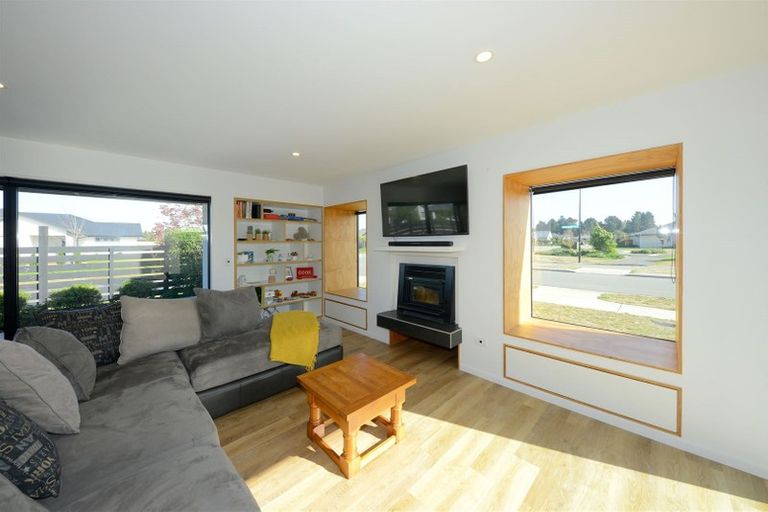 Photo of property in 24 Shillingford Boulevard, Rolleston, 7615