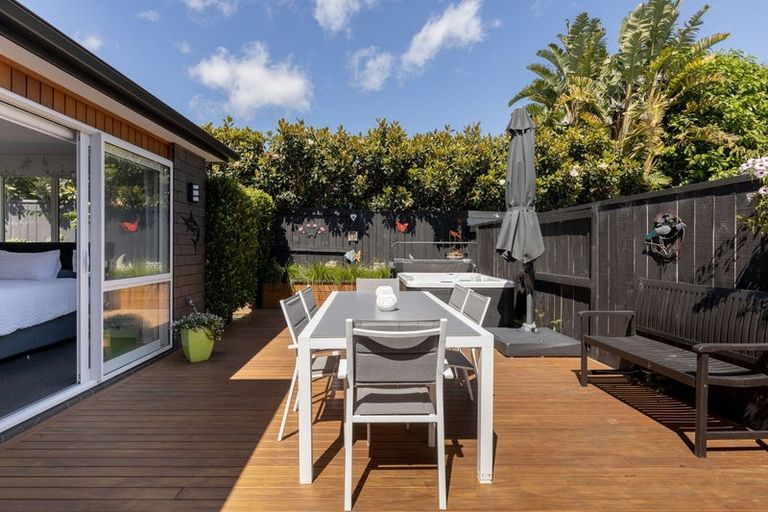 Photo of property in 73 Bert Wall Drive, Omokoroa, 3114