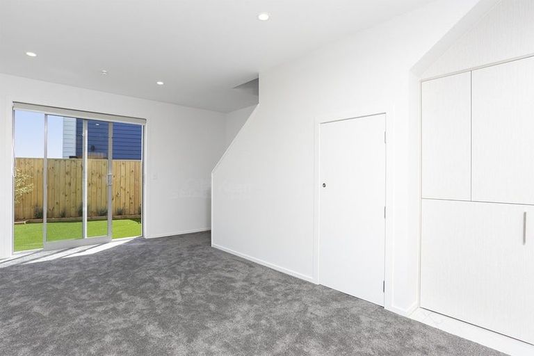 Photo of property in 6/22 Denver Avenue, Sunnyvale, Auckland, 0612
