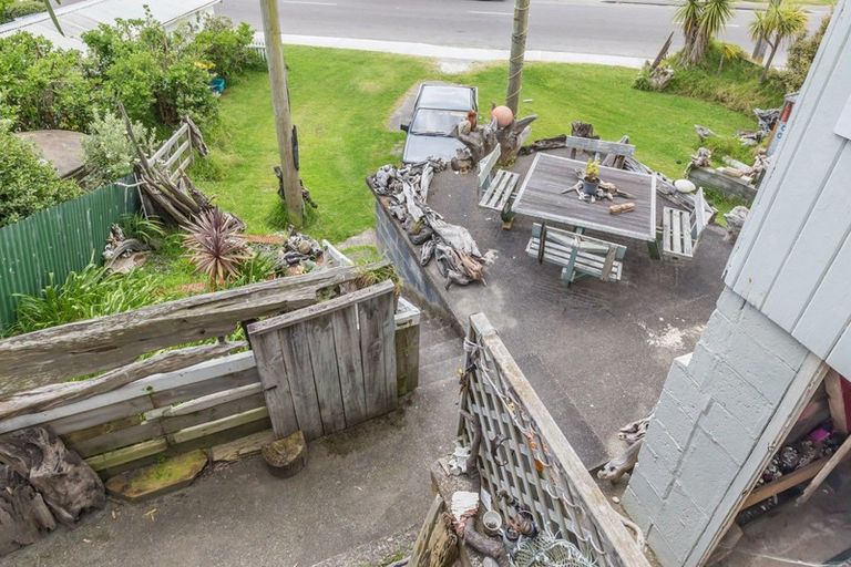 Photo of property in 643 Waitarere Beach Road, Waitarere Beach, Levin, 5510