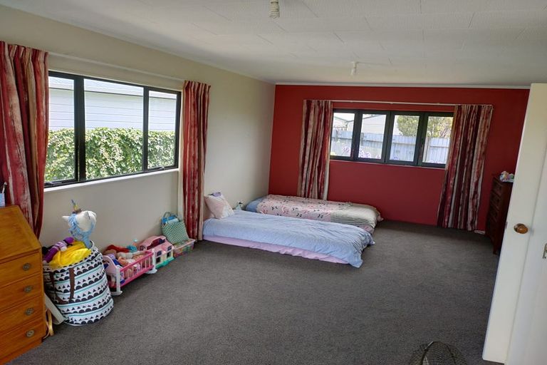 Photo of property in 1a Silvan Place, Bell Block, New Plymouth, 4312