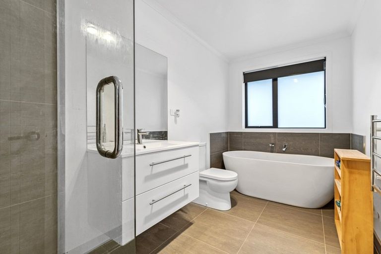 Photo of property in 19 Te Tiireke Drive, Glenview, Hamilton, 3206