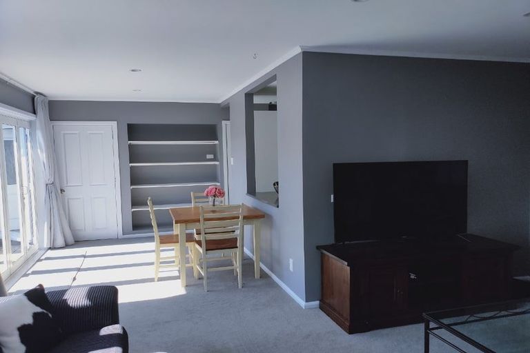 Photo of property in 76 Wyndham Road, Pinehaven, Upper Hutt, 5019