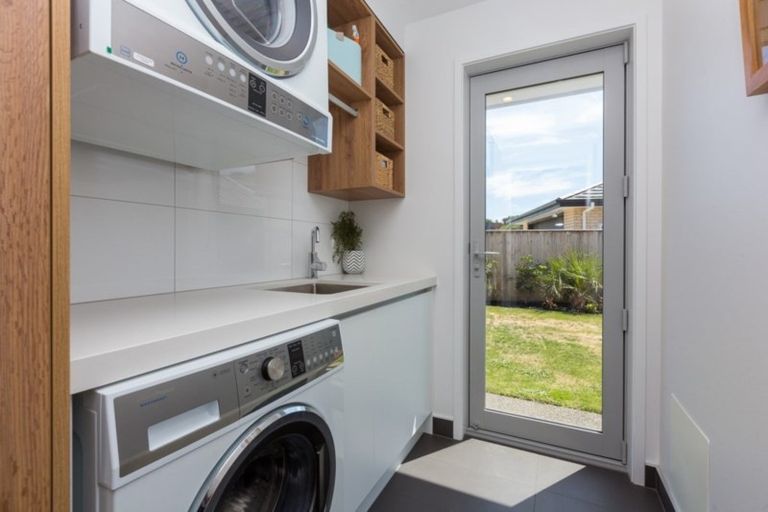 Photo of property in 3 Garrett Drive, Whalers Gate, New Plymouth, 4310