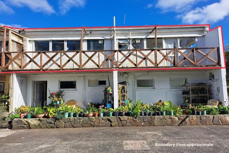 Photo of property in 40 West Coast Road, Glen Eden, Auckland, 0602