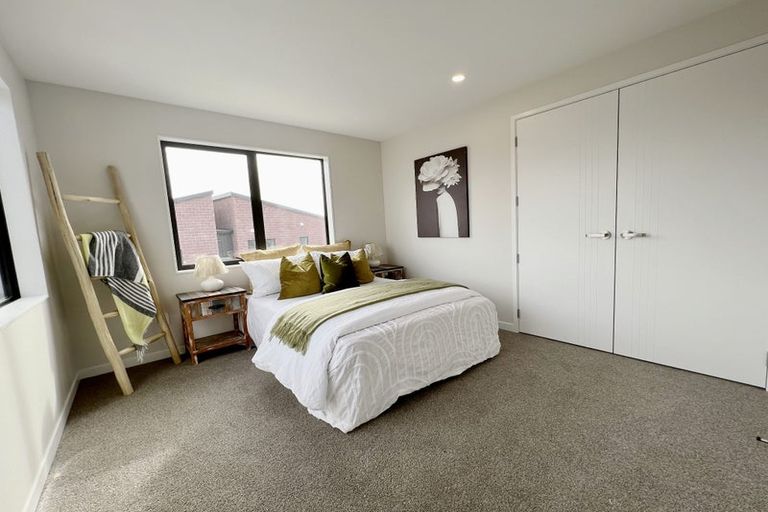 Photo of property in 4 Pohewa Road, Silverdale, 0932