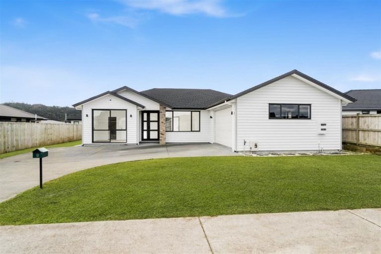 Photo of property in 9 Remana Crescent, Huapai, Kumeu, 0810