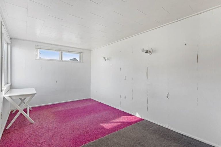 Photo of property in 17 Pine Road, Orewa, 0931