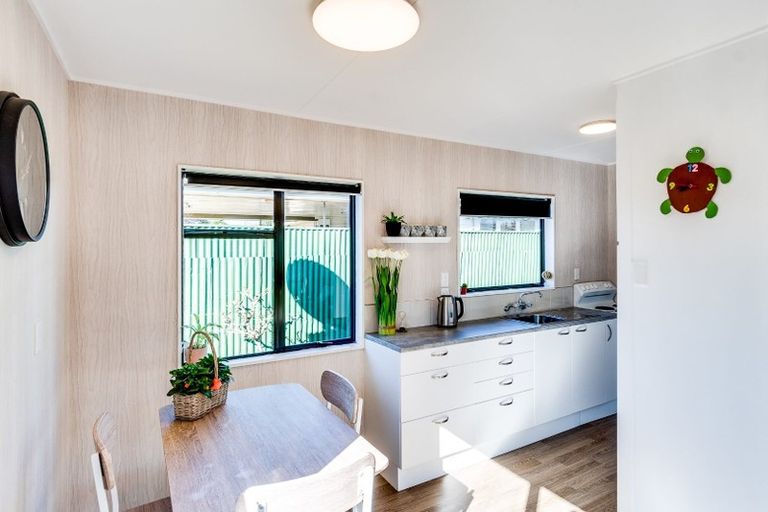 Photo of property in 25 Windsor Terrace, Taradale, Napier, 4112