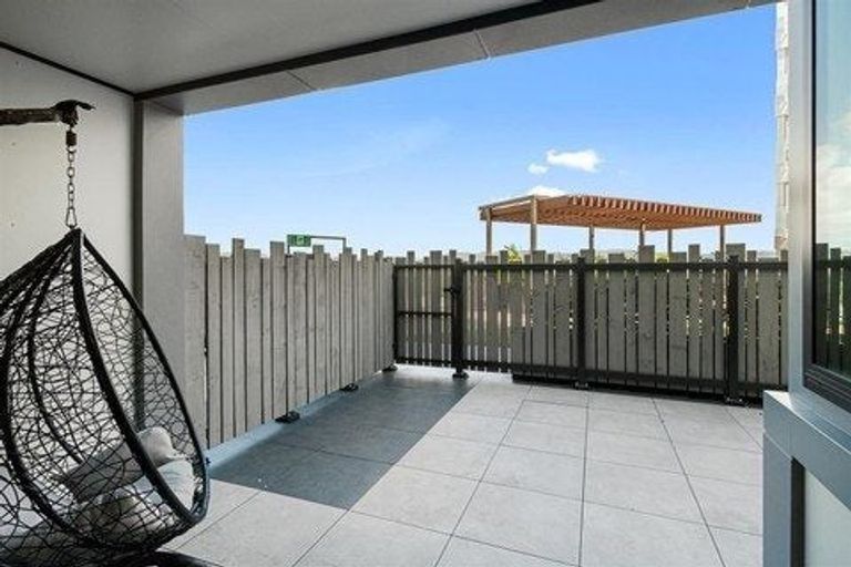 Photo of property in 208/6 Waikumete Road, Glen Eden, Auckland, 0602