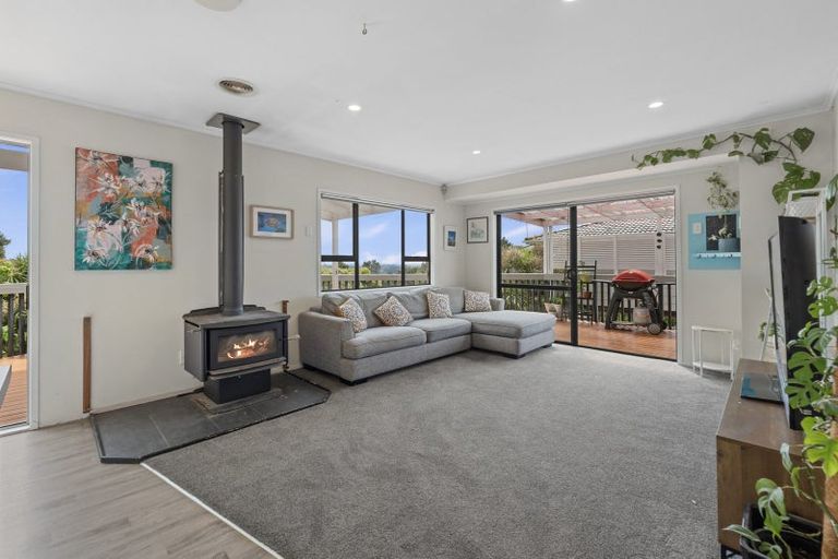 Photo of property in 1141 Scenic Drive North, Swanson, Auckland, 0816