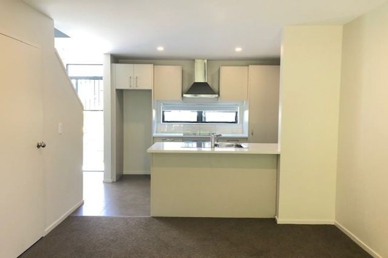 Photo of property in 60d Seymour Road, Sunnyvale, Auckland, 0612