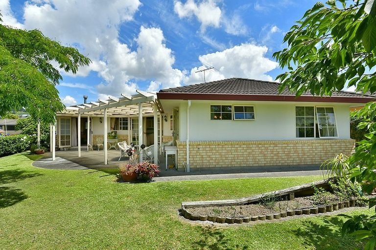 Photo of property in 4 Amberly Rise, Helensville, 0800