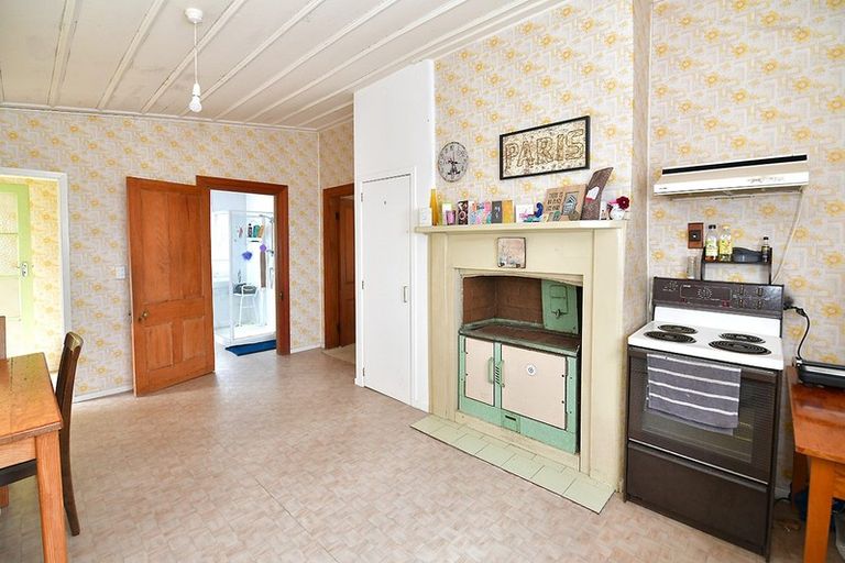 Photo of property in 14 Puriri Street, Helensville, 0800