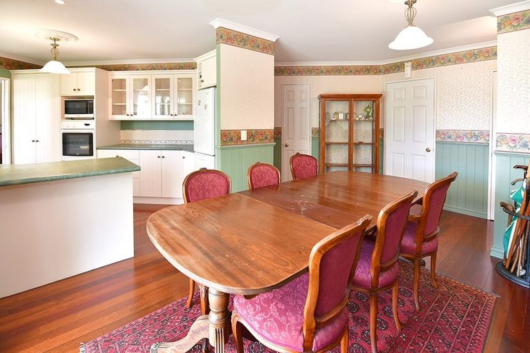 Photo of property in 4 Amberly Rise, Helensville, 0800