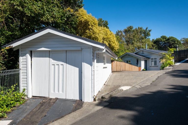 Photo of property in 2 Convent Road, Bluff Hill, Napier, 4110