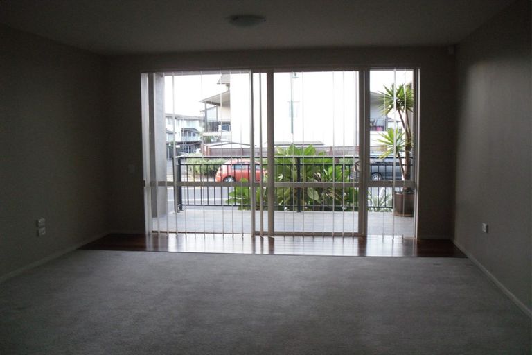 Photo of property in 1/45 Haven Drive, East Tamaki, Auckland, 2013