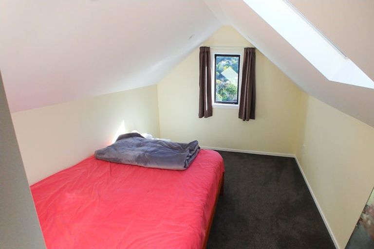 Photo of property in 102 Parkvale Road, Karori, Wellington, 6012