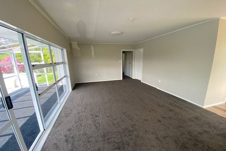 Photo of property in 216a Waddington Drive, Naenae, Lower Hutt, 5011
