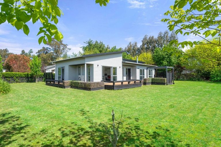 Photo of property in 1 Maple Lane, Martinborough, 5711