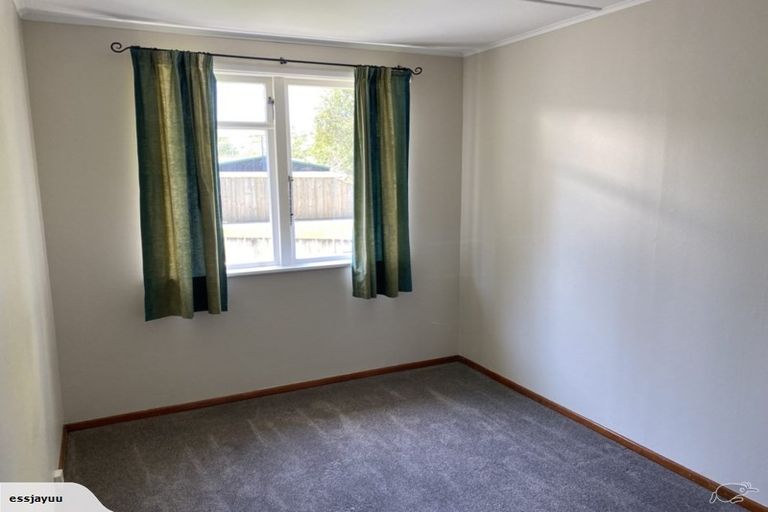 Photo of property in 1 Holdsworth Avenue, Trentham, Upper Hutt, 5018