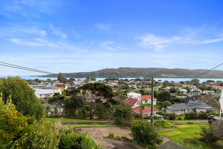 Photo of property in 13 Long Street, Raglan, 3225