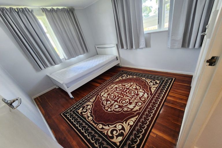 Photo of property in 6 Chadwick Crescent, Mangere East, Auckland, 2024