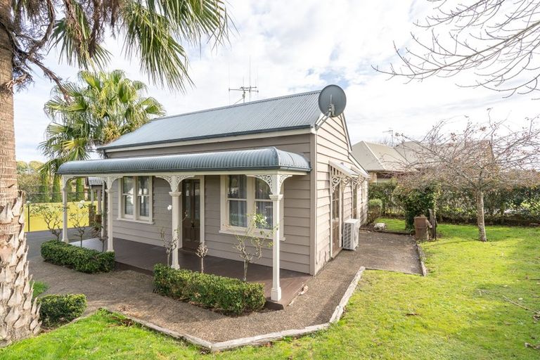 Photo of property in 1 Knighton Road, Hillcrest, Hamilton, 3216