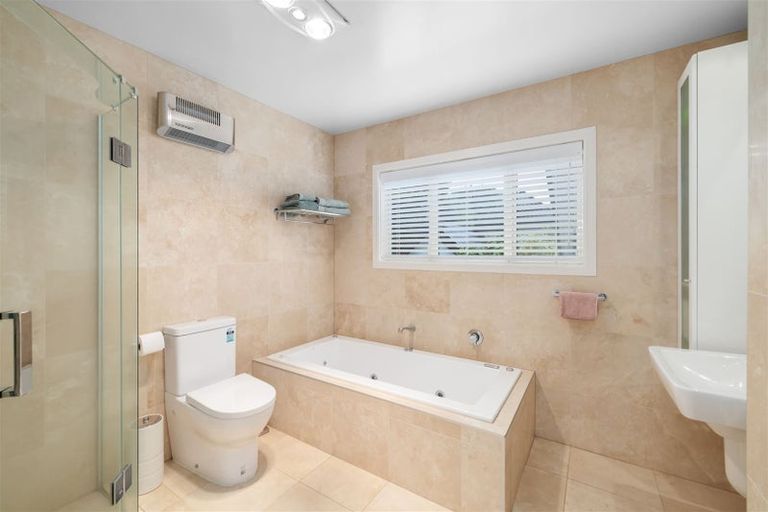 Photo of property in 186 Fendalton Road, Fendalton, Christchurch, 8052